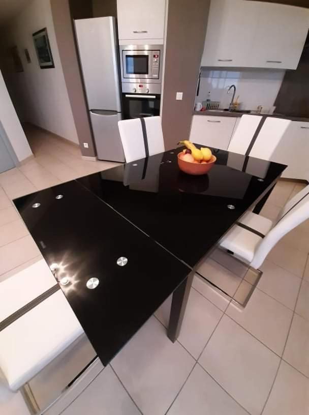 Entier, Calme, Hyper Equipe Appartement