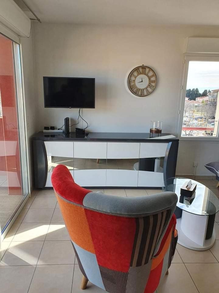 Entier, Calme, Hyper Equipe * Saint-Laurent-de-la-Salanque