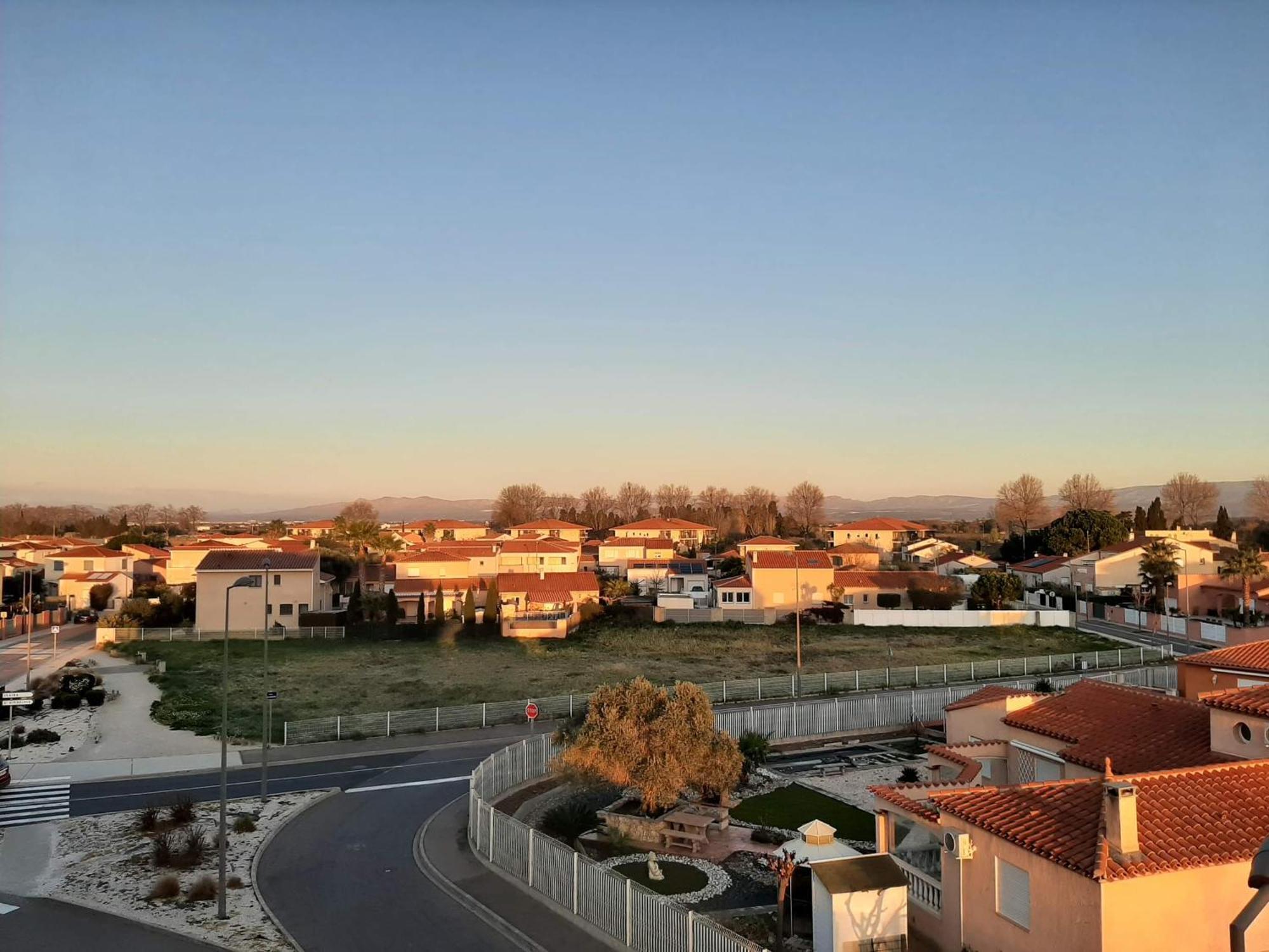 Appartement Entier, Calme, Hyper Equipe Saint-Laurent-de-la-Salanque