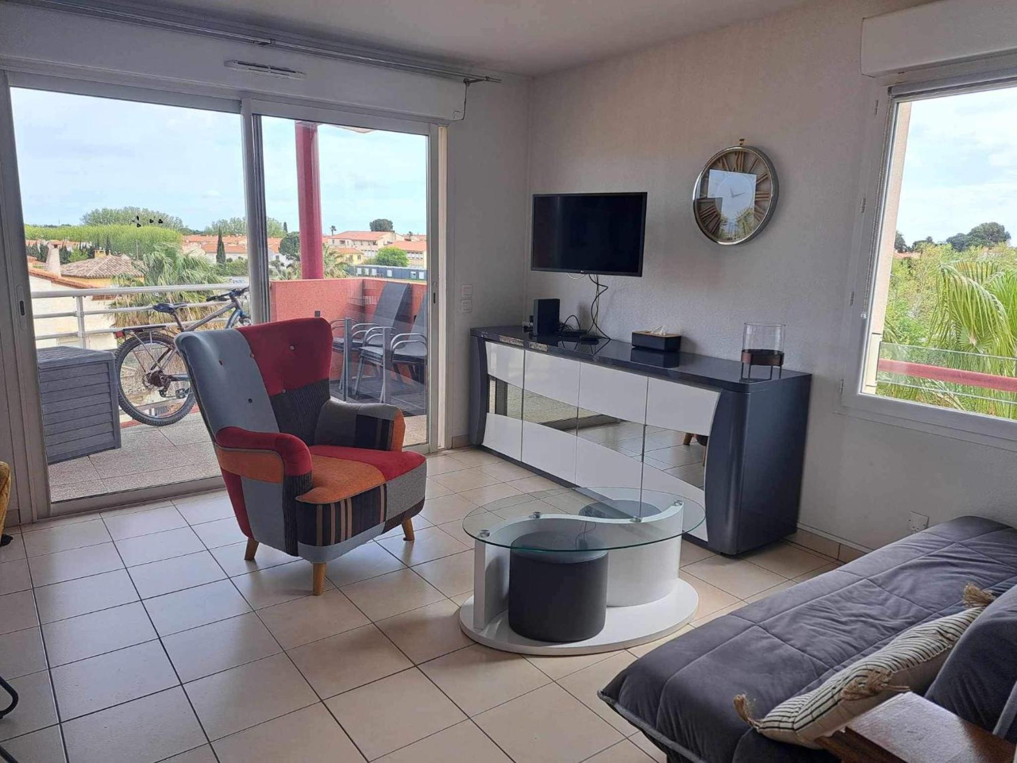 Entier, Calme, Hyper Equipe * Saint-Laurent-de-la-Salanque